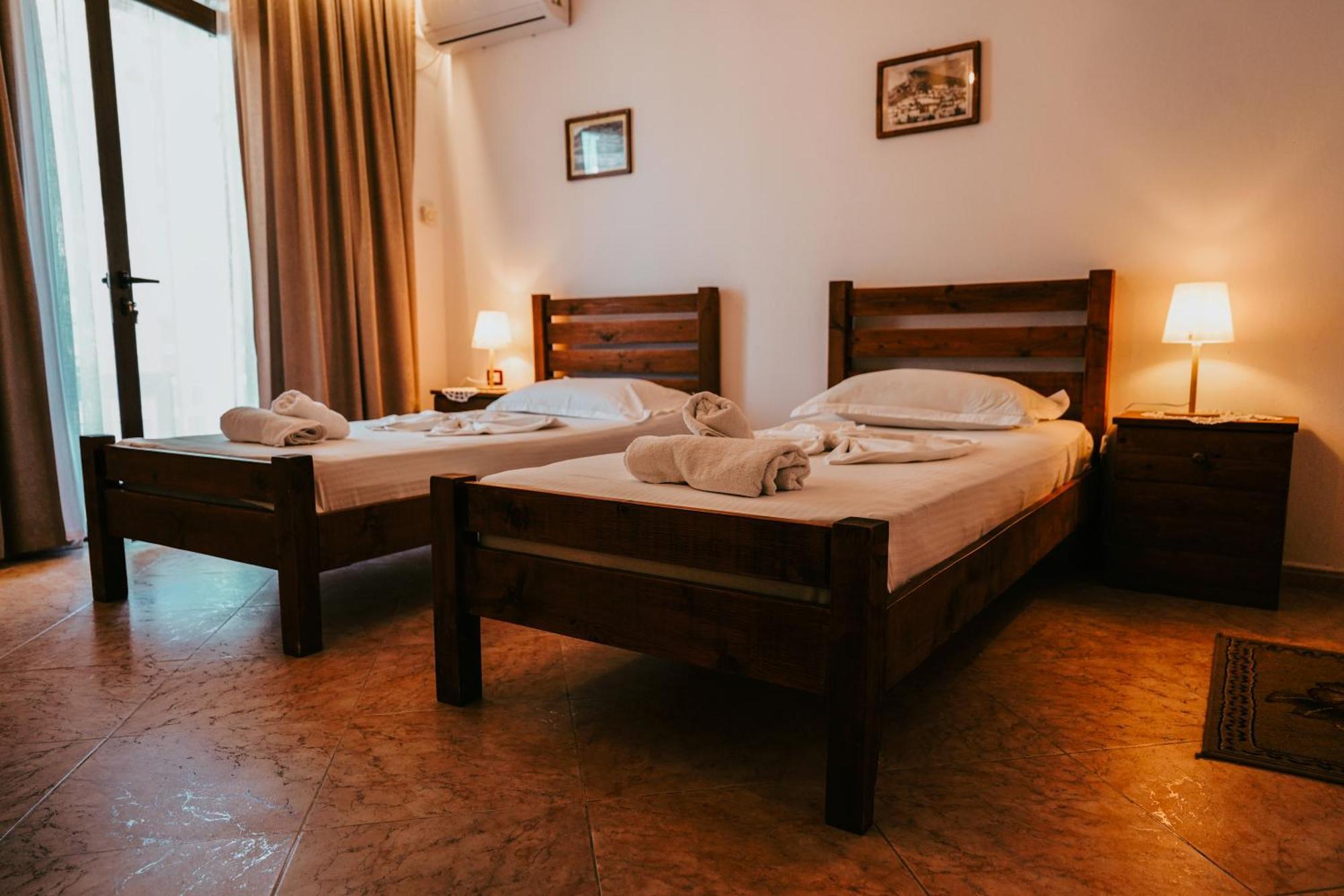 Maya Hostel Μπεράτ Εξωτερικό φωτογραφία