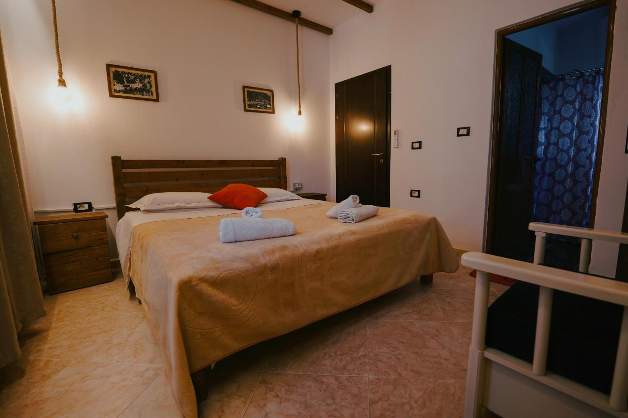 Maya Hostel Μπεράτ Εξωτερικό φωτογραφία