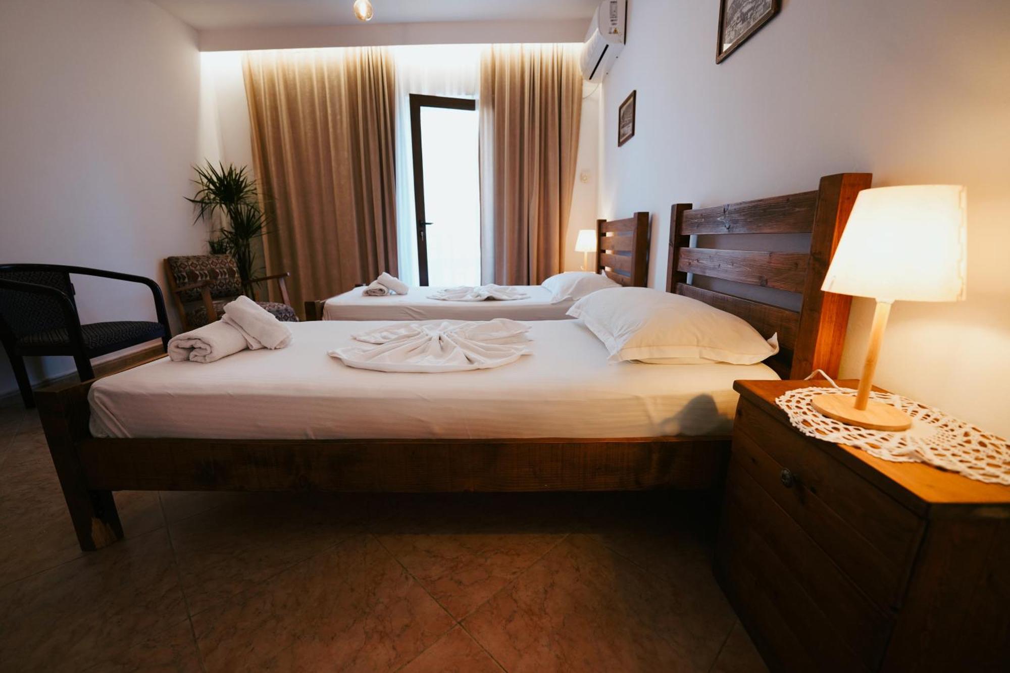 Maya Hostel Μπεράτ Εξωτερικό φωτογραφία