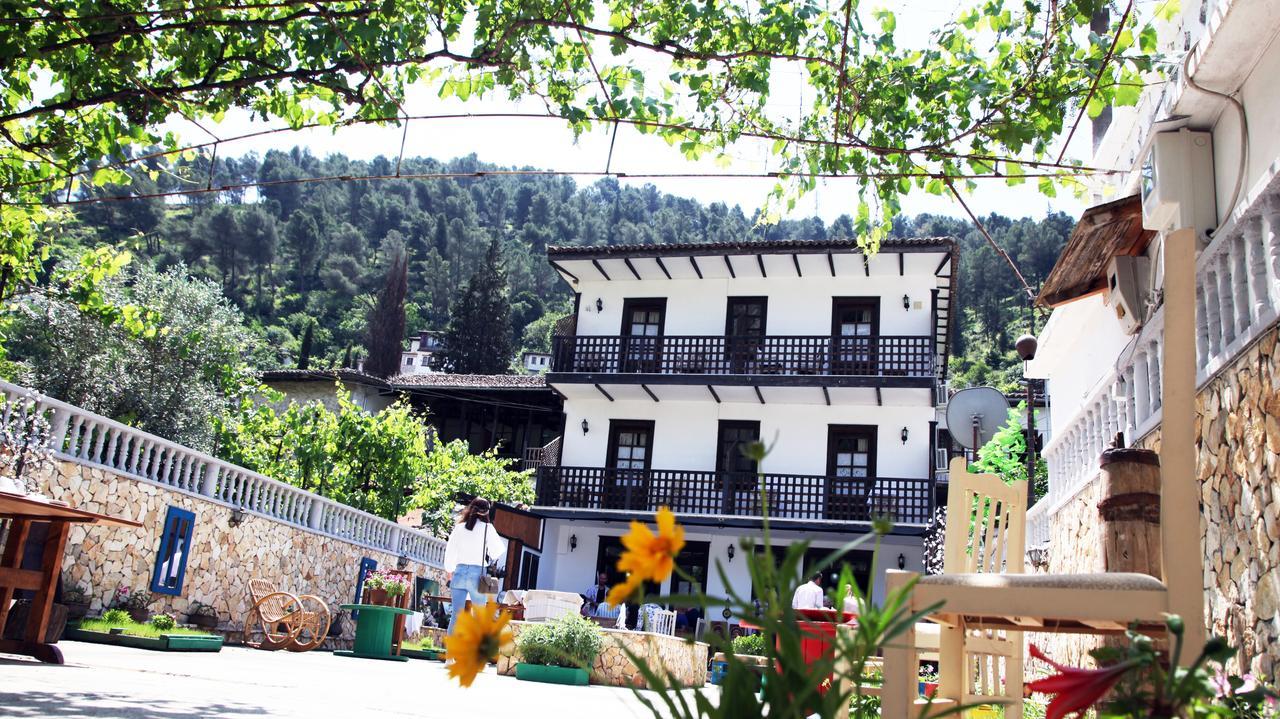 Maya Hostel Μπεράτ Εξωτερικό φωτογραφία